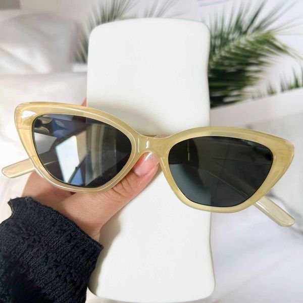 

2023 new gm sunglasses women's cat's eye advanced feel versatile uv protection can be fitted with shortsighted men's fashion, White;black