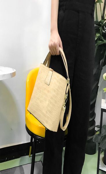 

new personalized luxurys single shoulder bags2021 women039s large capacity niche messenger2755470