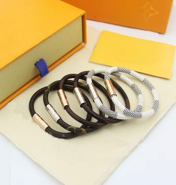 

fashion style lady round print four leaf flowerplaid v letter magnetic buckle leather bracelets bangle with 18k gold plated acces5544720, Golden;silver