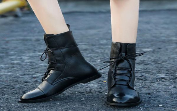 

2019 new women boots european and american explosions women039s boots new autumn fashion trend7207032, Black