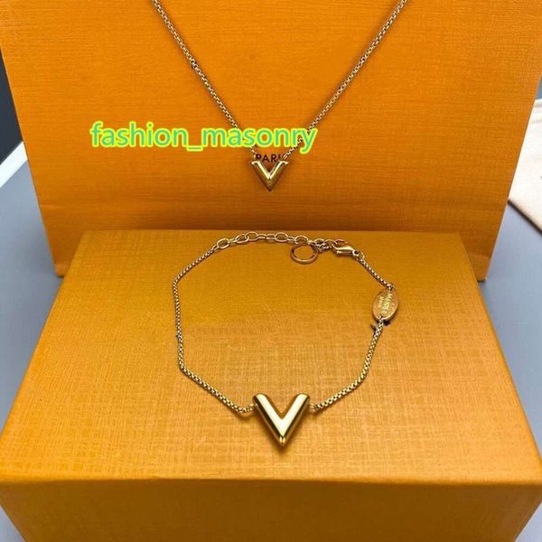 

luxury brand necklace pendant designer fashion jewelry man cjeweler letter plated gold silver chain for men woman trendy tiktok have necklac