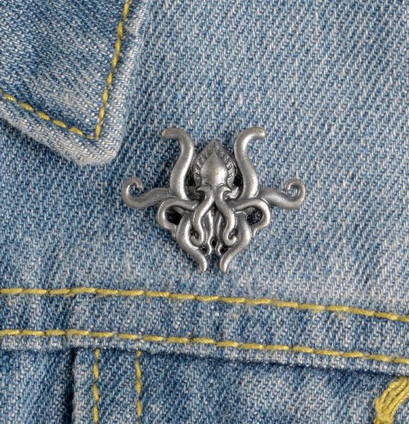 

lapel pin ocs tentacles metal pin lovecraft cthulhu fiction game badge brooch shirt backpack hat jewelry gift for friend6578627, Gray