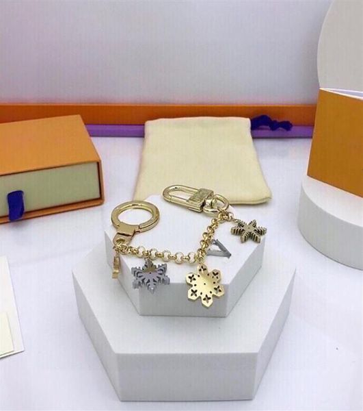 

keychains luxury designer keychain women designer key bag charm mens wallet car keychains outdoor new 2022295m7153103, Silver