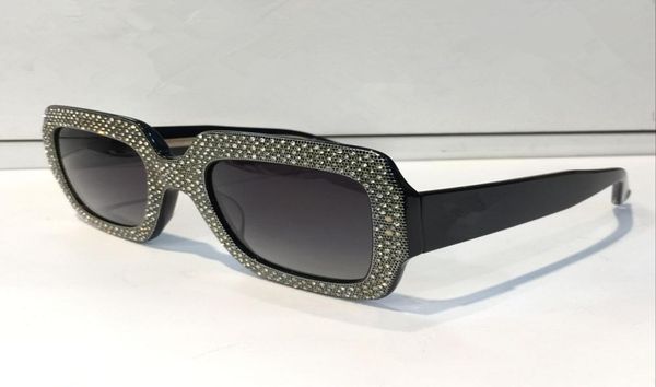 

0048 sunglasses large frame elegant special with diamond frame selling style builtin circular lens come with case2992202, White;black