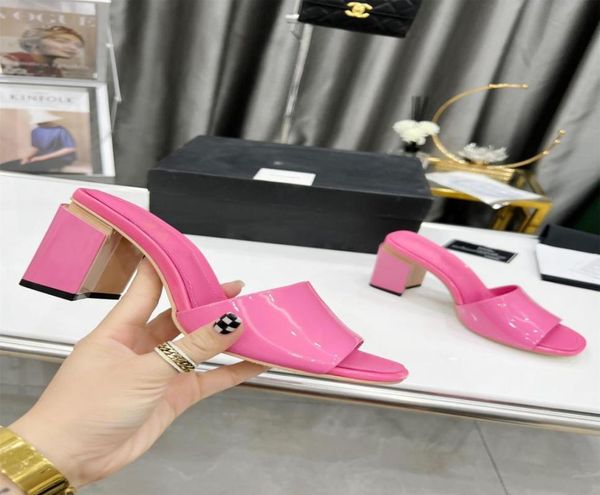

2022 classic ladies designer high heel slippers women summer solid color sandals leather thick heels 85 cm half slides large3699828, Black