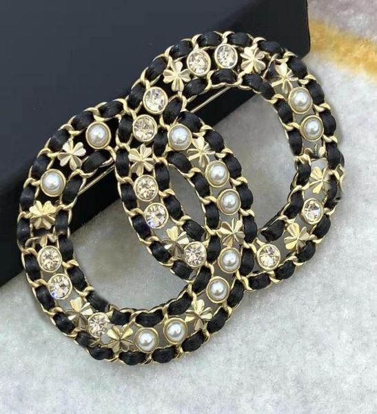 

2021 new style hollow black leather braided letters brooch rhinestone pearl brass material fashion elegant jewelry7010950, Gray