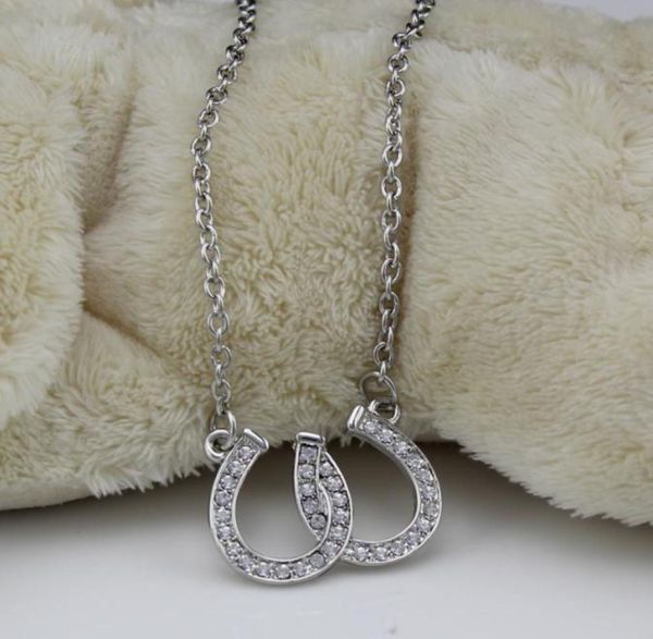 

lead and nickel jewellery double horse shoe pendant necklace equestrian horseshoe jewelry decorated with white czech crystal9203365, Silver
