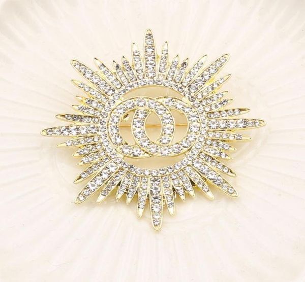 

luxury designer brand letter pins brooches sweet women gold silver crysatl pearl rhinestone cape buckle brooch suit pin womens wed6414953, Gray