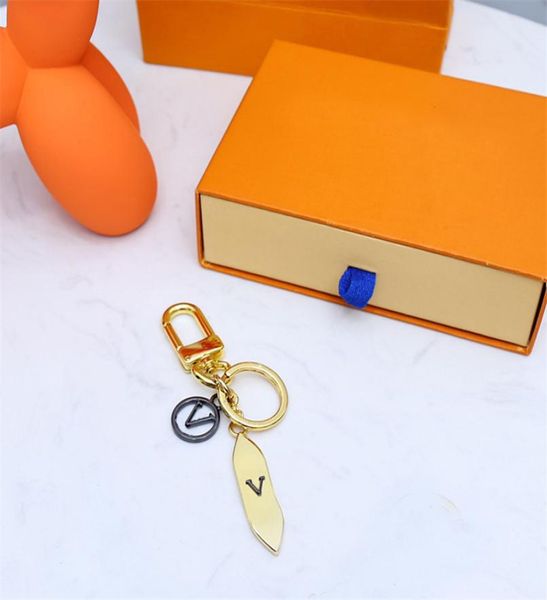 

designer keychain gold letter buckle car key chain girls bag pendants lovers couple keyrings portachiavi luxury carabiner keychain4226522, Silver