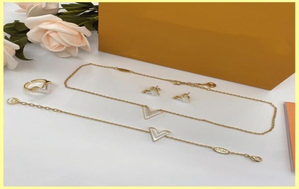 

2021 classic designer ring women mens hip hop v letters stud earings necklaces bracelets luxury brands jewelrys set wedding gift w3992711, Black