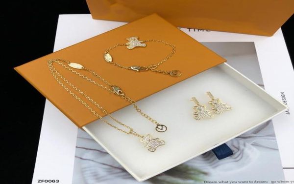 

v letter bear pendant necklaces elegant women fashion simple crystal rhinestones bracelet earrings necklace set no box7999252, Black