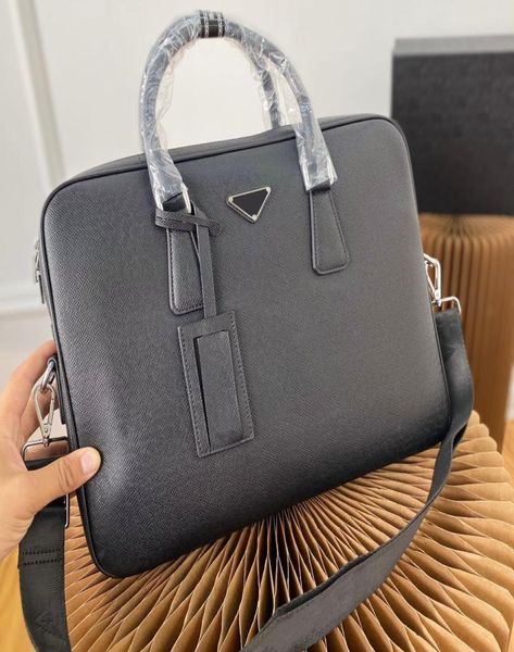 

designers luxurys men briefcase solid color letters leather man handbag temperament business briefcases hundred popular single sho2287666