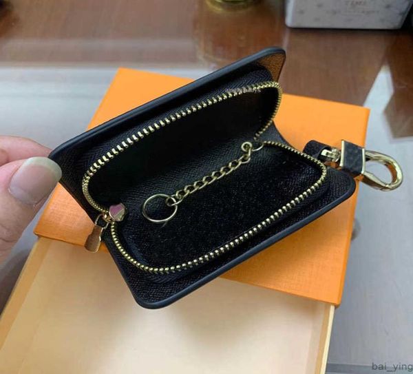 

2022 designer luxury car keychains buckle bag for women men designers lover handmade leather keychain holder key rings chain penda5500306, Silver