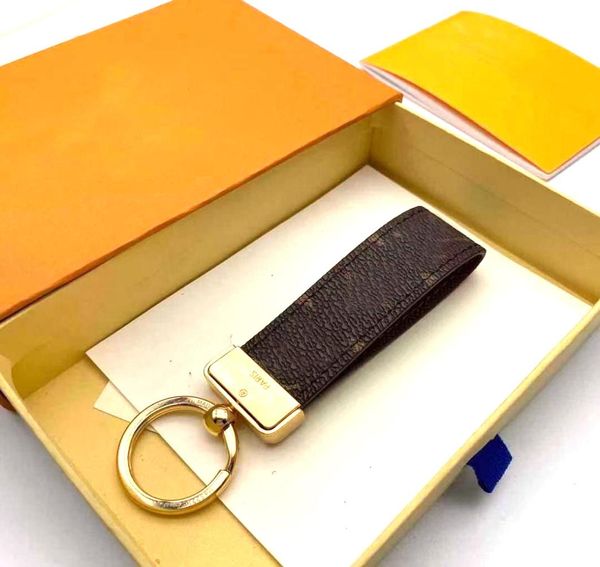 

whole 2021 luxury key buckle lovers car keychain handmade designer leather keychains men women bags pendant accessories high q7623574, Silver