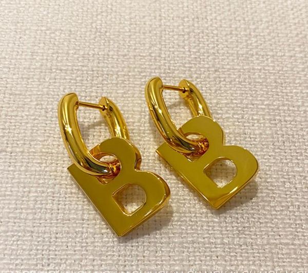 

2020 new paris fashion week b letter pendant earrings fashionable retro stud earrings detachable allmatching fashion5375541, Golden;silver