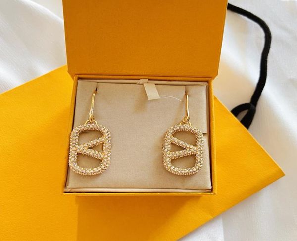 

2023 earrings designer for women stud luxury gold heart shape pearl crystal gold double v letter 925s silver jewelry classic 15943665739, Golden;silver