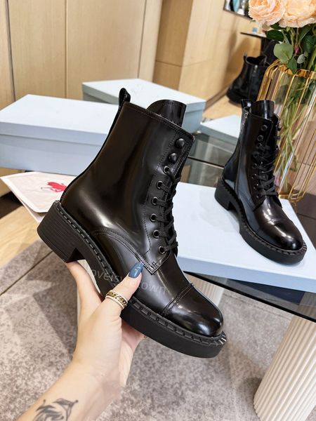 

fashion designer plaque with ankle boots motor vehicle women's black leather strike flat autumn and winter quality and leisure work thi