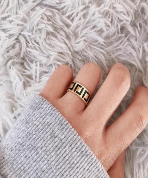

2022 designer quality extravagant channel set love band ring gold silver rose stainless steel letter rings fashion women men weddi9749837
