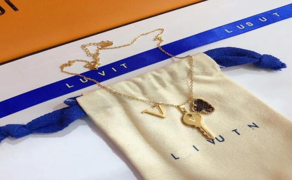 

luxury clover pendant necklace fashion 18k gold plated necklace popular brand jewelry accessories exquisite design for women0393667465, Silver