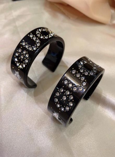 

2020 design white black colors resin open bangle bracelets fashion nice quality joker rhinestone jewelry bracelets women l accesso9820143