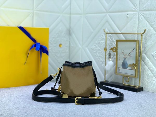 

2023 designer bag men's and women's mini bucket bag # 88285 fashion temperament crossbody bag multi-functional wallet card bag