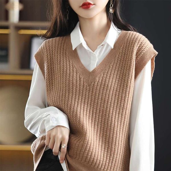 

simple pure color sweater womens vests heart collared stacked vest fashion autumn loose casual knitted clothing, Black;white