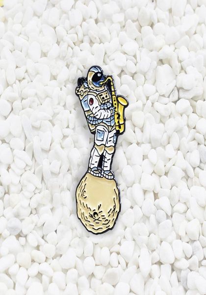 

new astronaut blowing saxophone brooch space moon enamel pin fashion cartoon children student clothes lapel pendant jewelry gift4536685, Gray