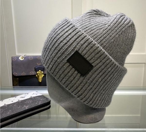 

2023 qc winter caps knitted hats women and men beanies with real raccoon fur pompoms warm girl cap snapback pompon beanie 5 colors b02