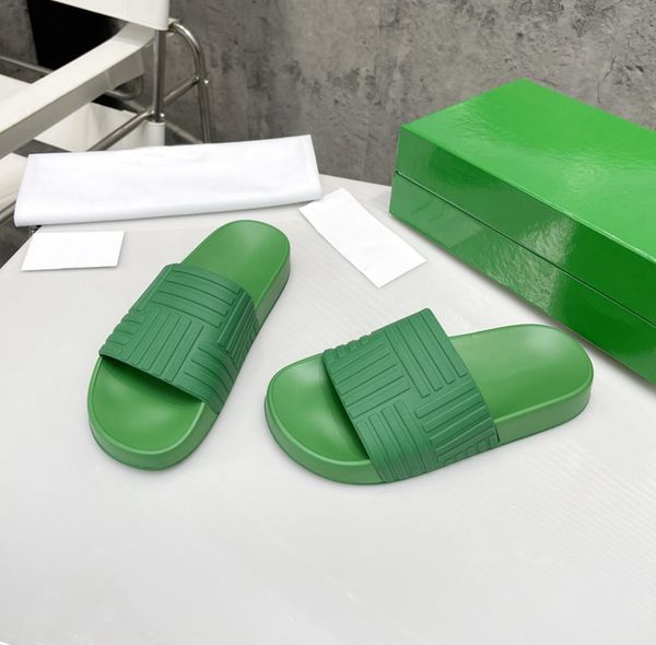 

black white green rubber slides for man woman slipper designers flat mules summer beach slippers flip flops casual home runner6704561