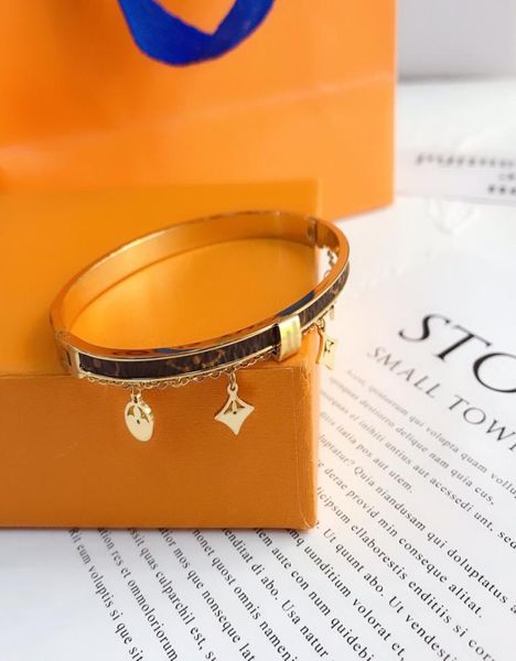 

new style bracelets women bangle designer letter jewelry faux leather 18k gold plated stainless steel wristband cuff fashion jewel5827013, Black
