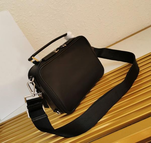 

2021 new brand women designers men handbag mens shoulder bags real leather chain crossbody bag handbags famous circle purse luxury7237706