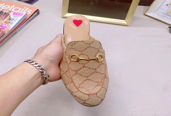 

baotou slippers for men women 2021 soft cowhide outdoor beach flat lazy slippers 100 leather designer luxury velvet cartoon slipp1609785, Black