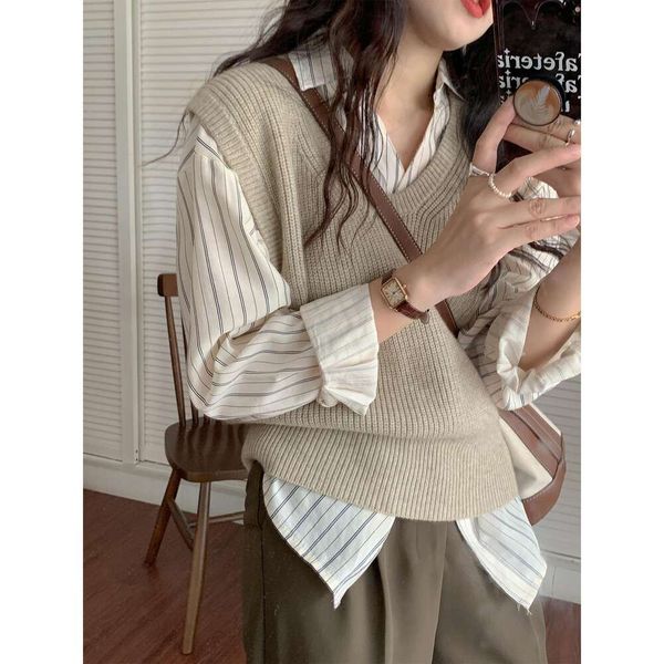 

early autumn short loose womens vests lazy low round neck vest all matching knitted for women style, Black;white