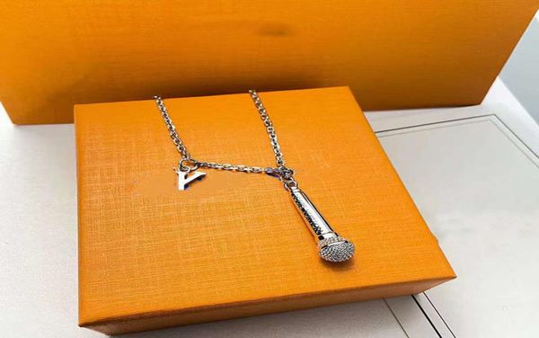 

microphone necklace vshaped hook microphone pendant hiphop style wild couple models8960973, Silver