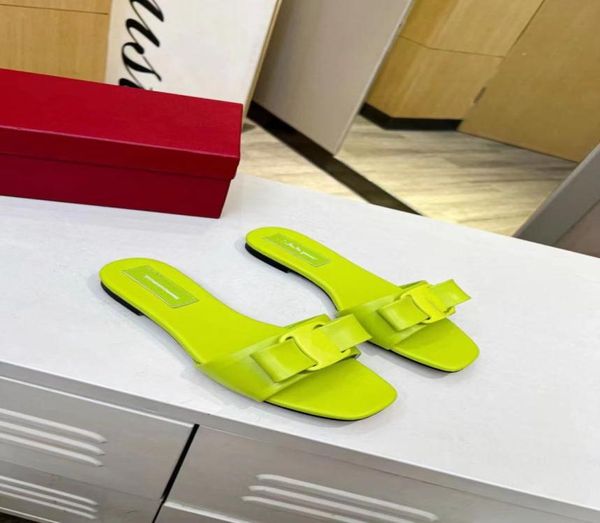 

new leather slippers in spring and summer cowhide upper sheepskin lining fashion brand comfortable and breathable sandals women06467010, Black