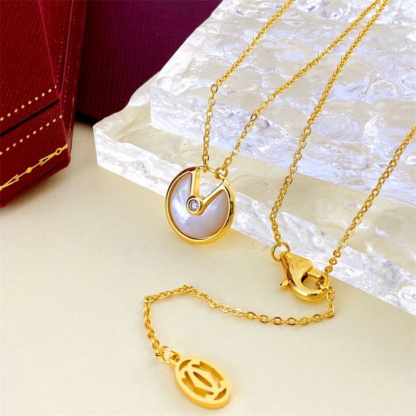 

2023 new love fashion necklace classic jewelry designer for women stainless steel material non-allergic gift for wedding day and valentines, Silver