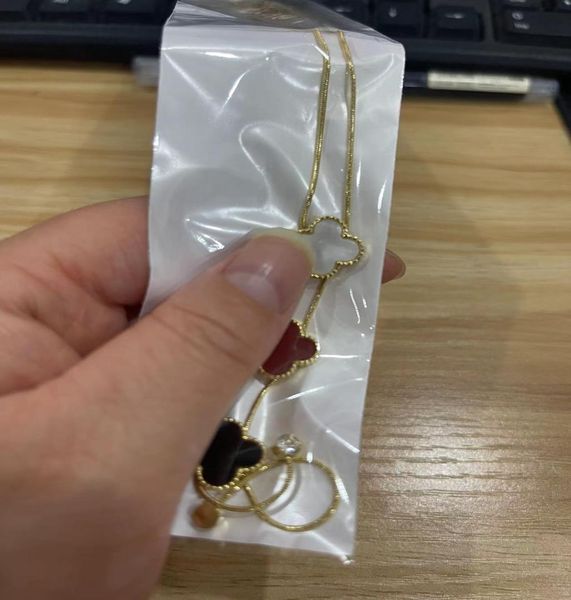 

luxury 4 leaf designer pendant necklaces for women 18k gold stainless steel sweet leaves crystal classic love chains necklace jewe9226572, Silver