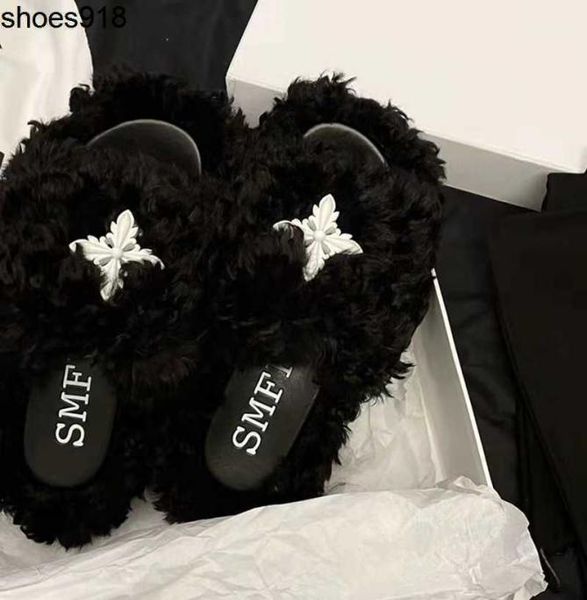 

2022 new autumn and winter smfk plush slippers cross pattern wool slipper women wear black thick soles1303432