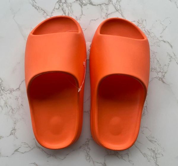 

2021 designer slides slippers men women desert sand black bone white core brown enfora blue orange resin slide runner moon gr8093704