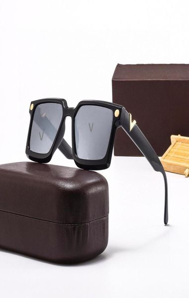 

whole designer sunglasses luxury brand sunglass outdoor shades pc frames fashion classic lady eyeglasses for men and women gla6540413, White;black