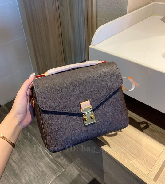 

2022 designer classic women single shoulder bag luxury famous wallets flower star print ladies leather crossbody bag retro handbag8646759, Red;black