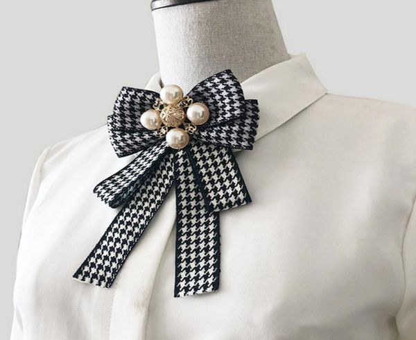 

women big bowknot plaid bow tie brooch with vintage accessories ribbon bowknot brooch suit lapel pin for gift party6319362, Gray