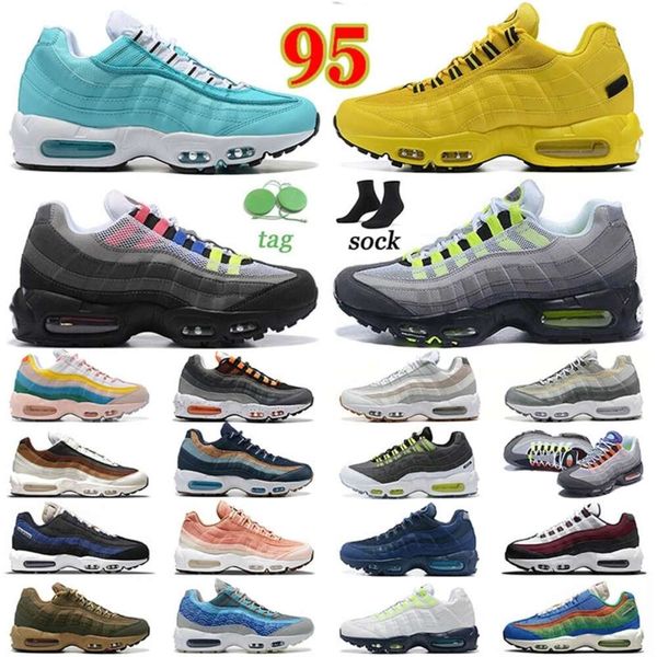 

95 undefeated og mens running club shoes classic 95s triple black white navy blue neon soft sole grey greedy maxs sneakers 20th anniversary