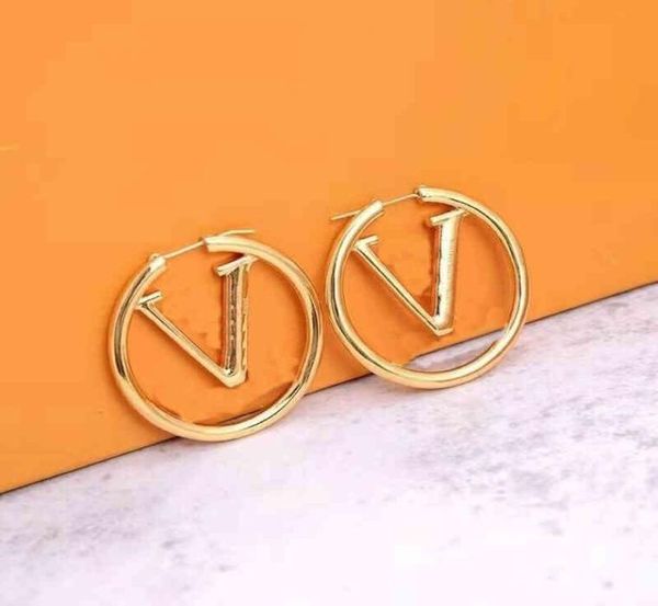 

2021 designer earrings fashion style huggie jewelry design stamp stainless steel gold plated stud for women party gifts hoop huggi9061854