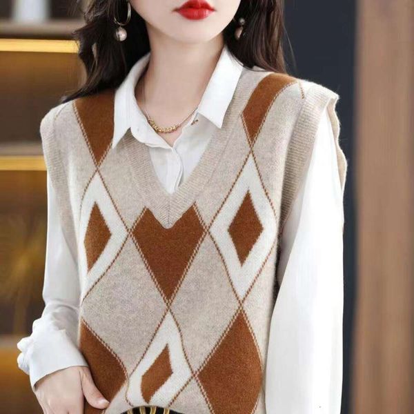 

spring and autumn vest womens diamond loose fashion sleeveless sweater knitted shirt color blocking bottomclip, Black;white