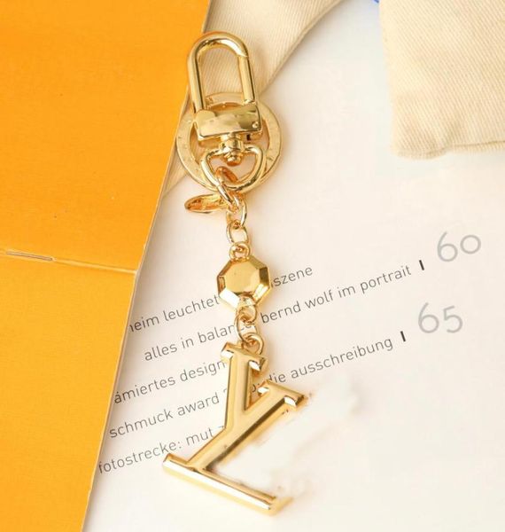 

gold stainless steel keychain designer key chain buckle lovers car handmade keychains men women bag pendant accessories with box4746003, Silver