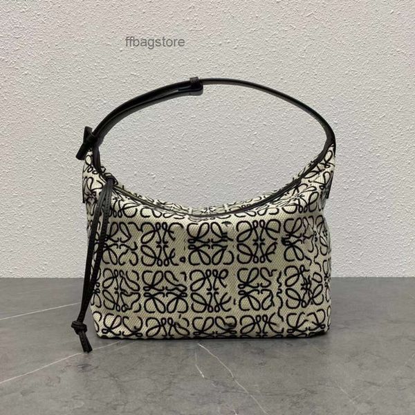 

lowe portable 2023 girl shoulder bag designer box bags cool lunch summer cubi jacquard small embroidery crowd underarm v1i3
