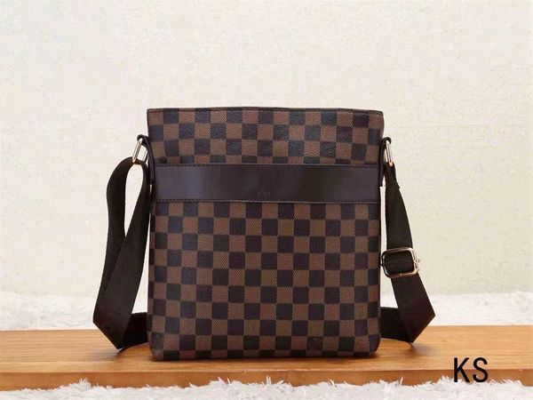 

quality new men crossbody shoulder bag styles various sizes handbag luxurys designers bags pochette multiple pockets fashion messenger bag v