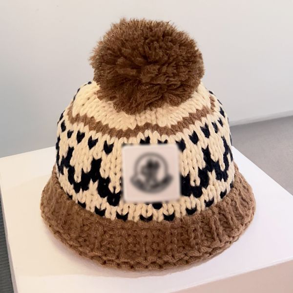 

fashion designer monclir 2023 autumn and winter new knitted woolen hat with fur ball, luxury knitted hat official website version 1:1 craft, Blue;gray