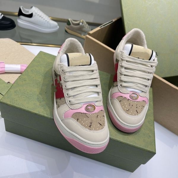 

crystal screener sneaker beige butter dirty leather shoes italy vintage red and green web stripe luxurys designers sneakers rubber sole clas, Black